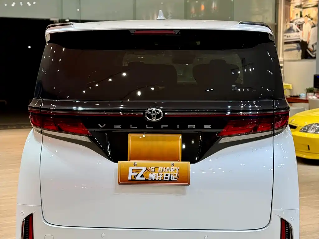 Toyota Vellfire 2025 2.4T Automatic 2025 - thumbnail 7