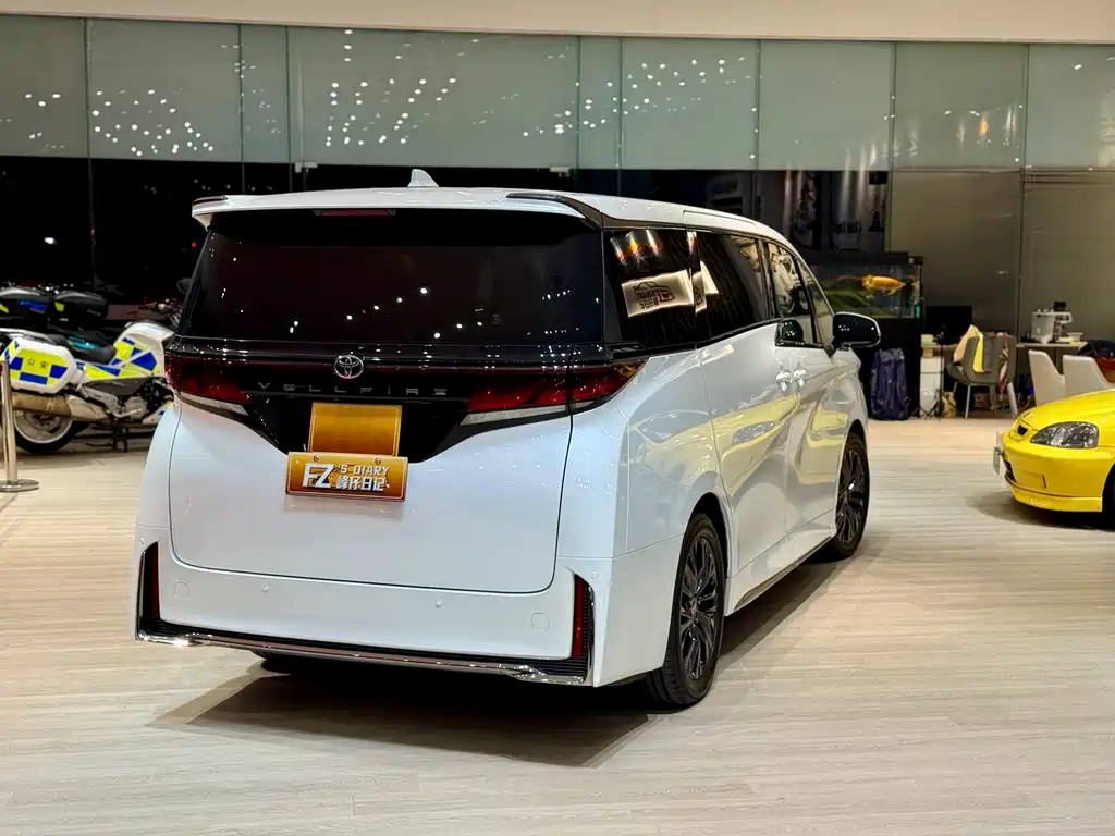 Toyota Vellfire 2025 2.4T Automatic 2025 - thumbnail 9
