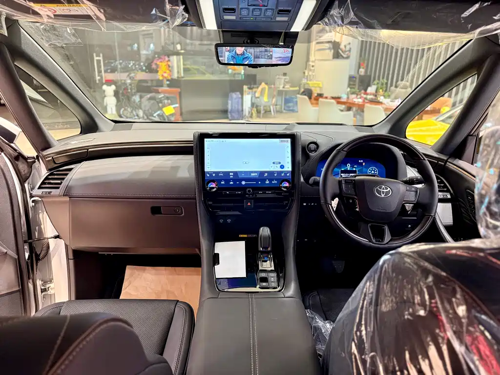 Toyota Vellfire 2025 2.4T Automatic 2025 - thumbnail 16