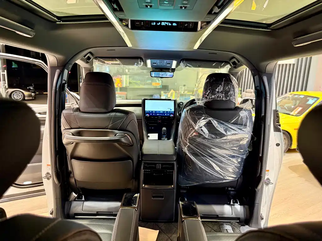 Toyota Vellfire 2025 2.4T Automatic 2025 - thumbnail 20