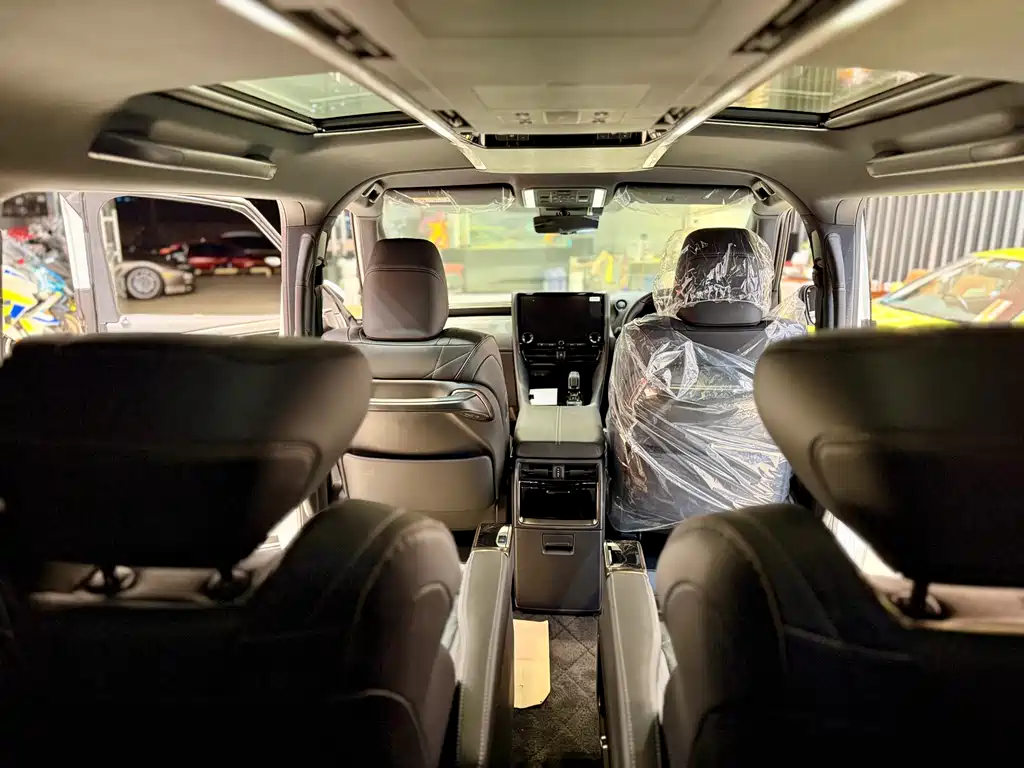 Toyota Vellfire 2025 2.4T Automatic 2025 - thumbnail 21