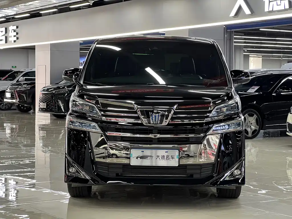 Toyota Alphard 2021 Crown Hybrid 2.5L HV Luxury Version 2022 - thumbnail 2