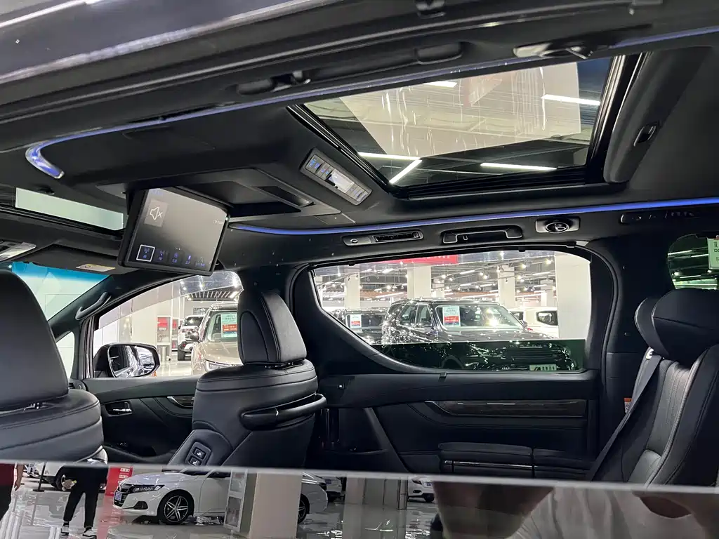 Toyota Alphard 2021 Crown Hybrid 2.5L HV Luxury Version 2022 - thumbnail 9