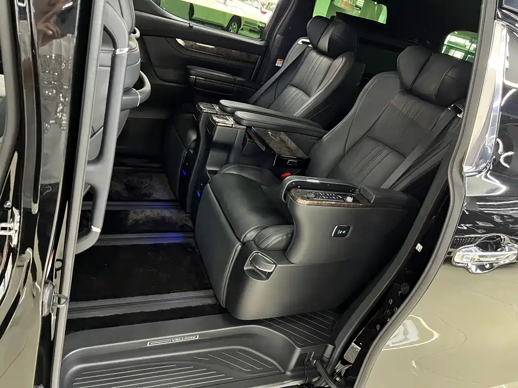 Toyota Alphard 2021 Crown Hybrid 2.5L HV Luxury Version 2022 - thumbnail 10