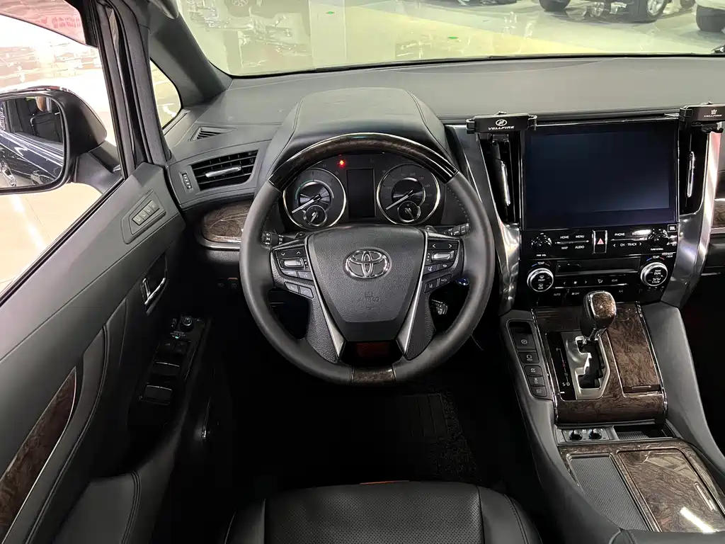 Toyota Alphard 2021 Crown Hybrid 2.5L HV Luxury Version 2022 - thumbnail 17