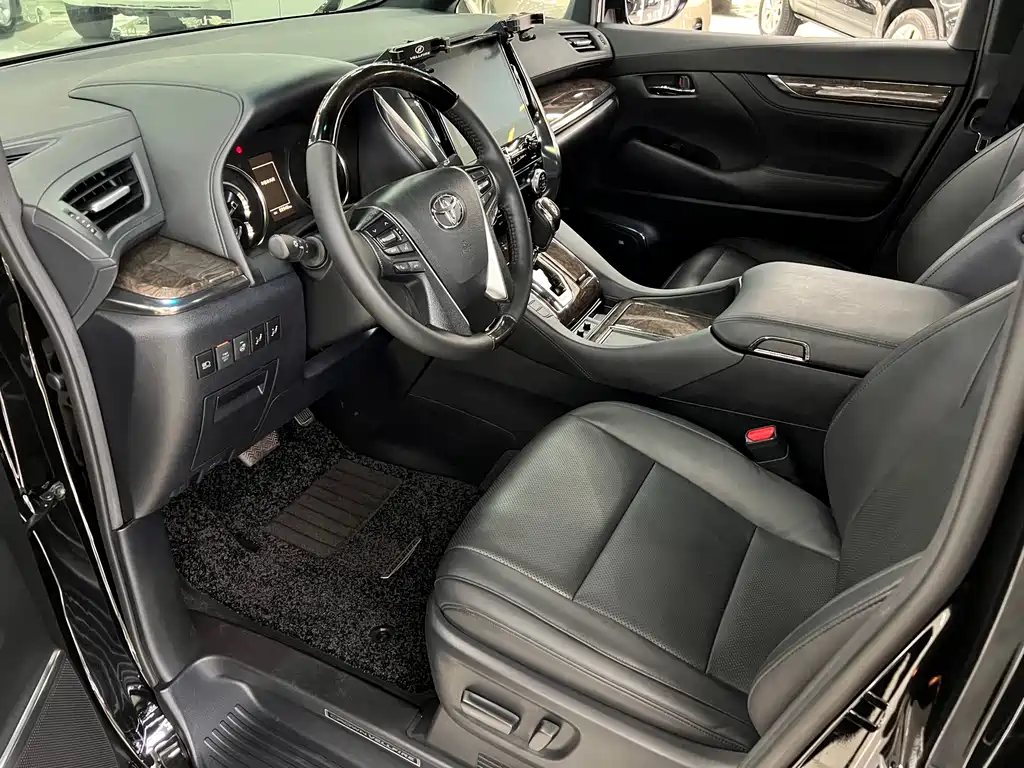 Toyota Alphard 2021 Crown Hybrid 2.5L HV Luxury Version 2022 - thumbnail 19