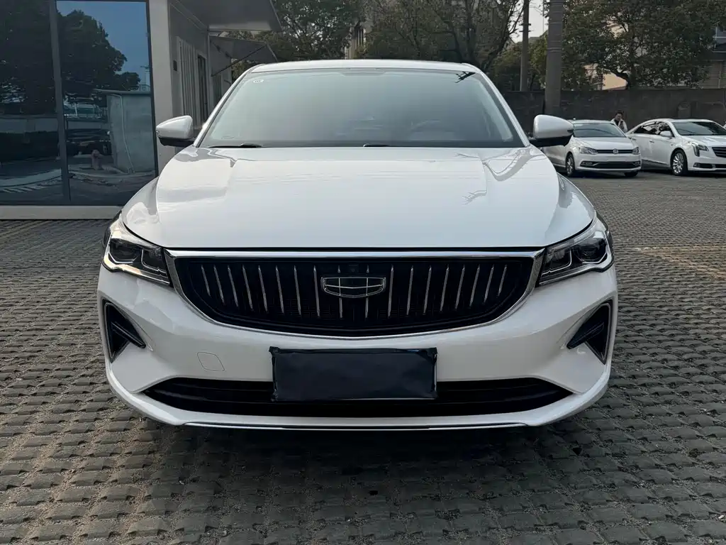 Geely Auto Geely Emgrand 2022 Model Year 4th Generation 1.5L CVT Luxury Edition 2022 - thumbnail 2