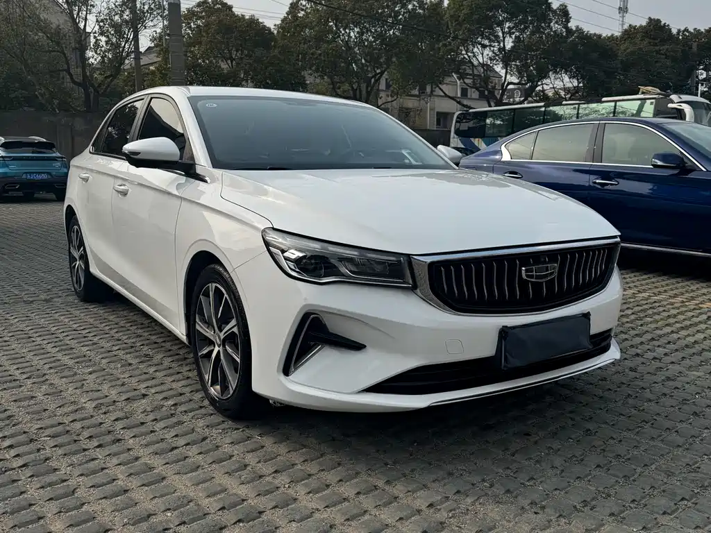 Geely Auto Geely Emgrand 2022 Model Year 4th Generation 1.5L CVT Luxury Edition 2022 - thumbnail 3