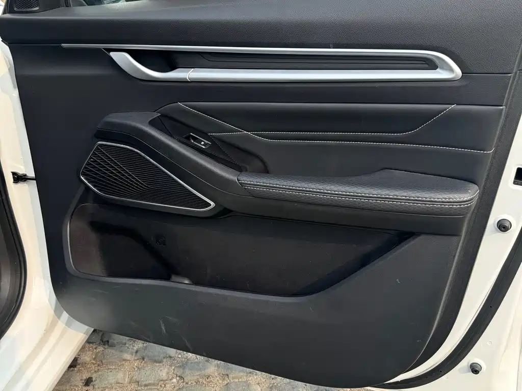 Geely Auto Geely Emgrand 2022 Model Year 4th Generation 1.5L CVT Luxury Edition 2022 - thumbnail 5