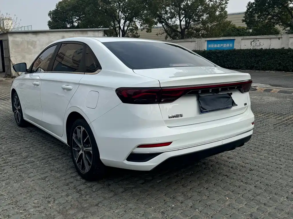 Geely Auto Geely Emgrand 2022 Model Year 4th Generation 1.5L CVT Luxury Edition 2022 - thumbnail 14