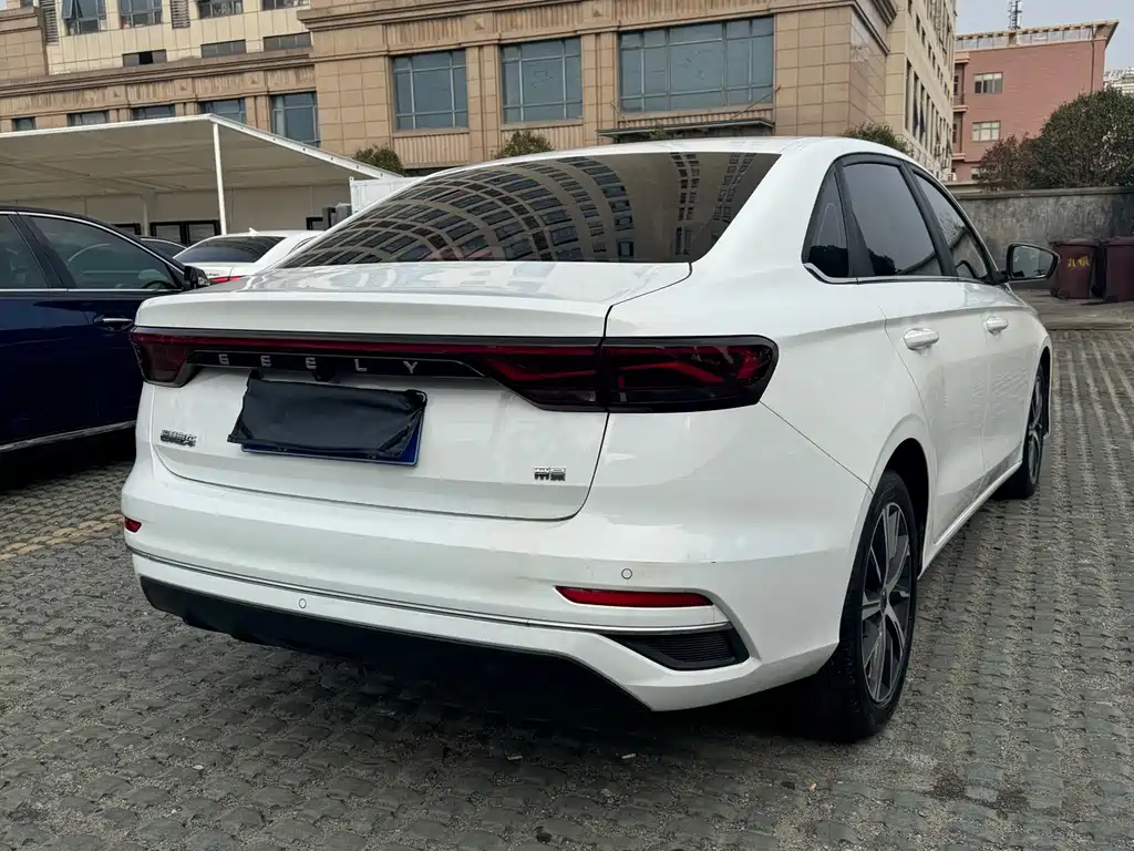 Geely Auto Geely Emgrand 2022 Model Year 4th Generation 1.5L CVT Luxury Edition 2022 - thumbnail 15