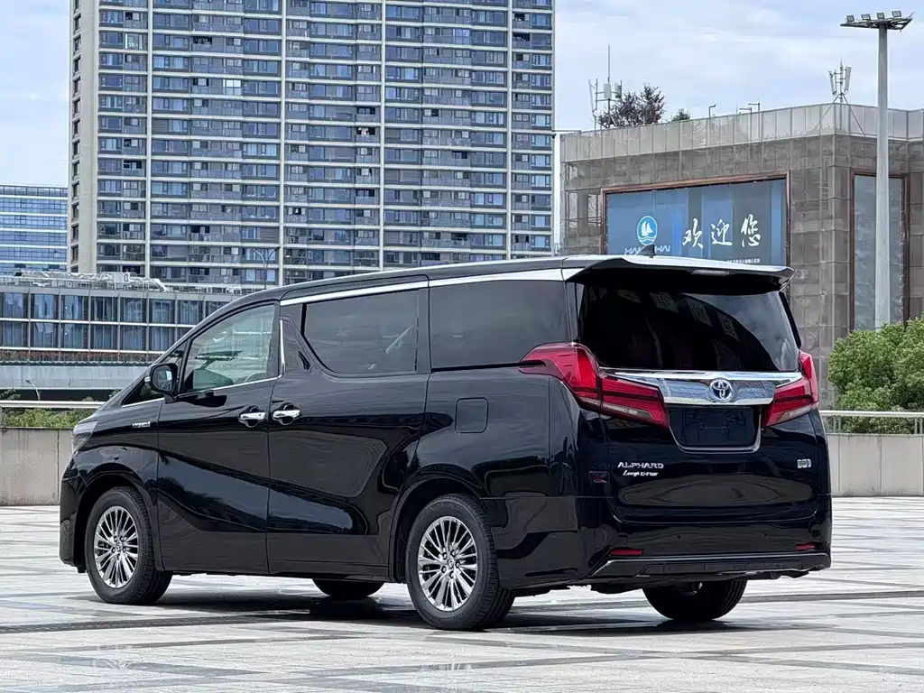 Toyota Alphard 2021 Model Hybrid 2.5L Executive Version 2023 - thumbnail 4