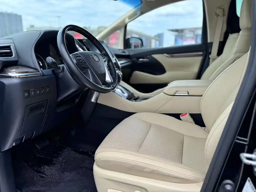 Toyota Alphard 2021 Model Hybrid 2.5L Executive Version 2023 - thumbnail 6