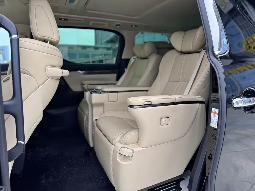 Toyota Alphard 2021 Model Hybrid 2.5L Executive Version 2023 - thumbnail 7