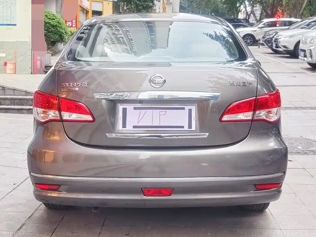 Nissan Nissan Sylphy 2016 Classic 1.6XE Automatic Comfort Edition 2017 - thumbnail 4