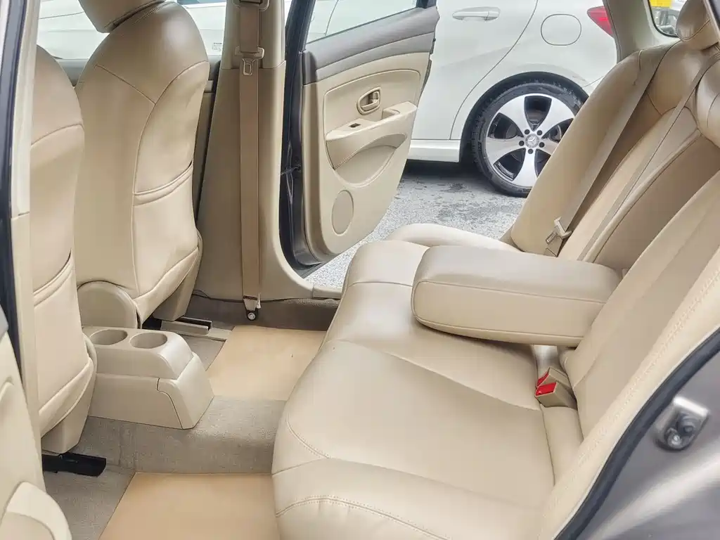 Nissan Nissan Sylphy 2016 Classic 1.6XE Automatic Comfort Edition 2017 - thumbnail 9