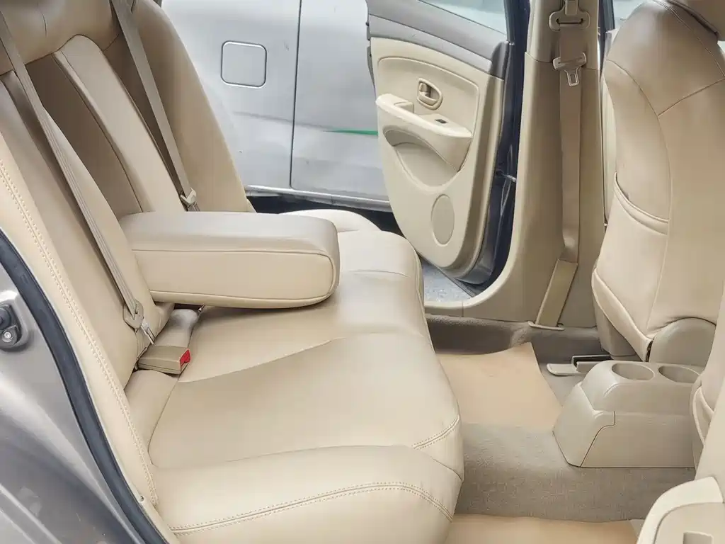 Nissan Nissan Sylphy 2016 Classic 1.6XE Automatic Comfort Edition 2017 - thumbnail 10