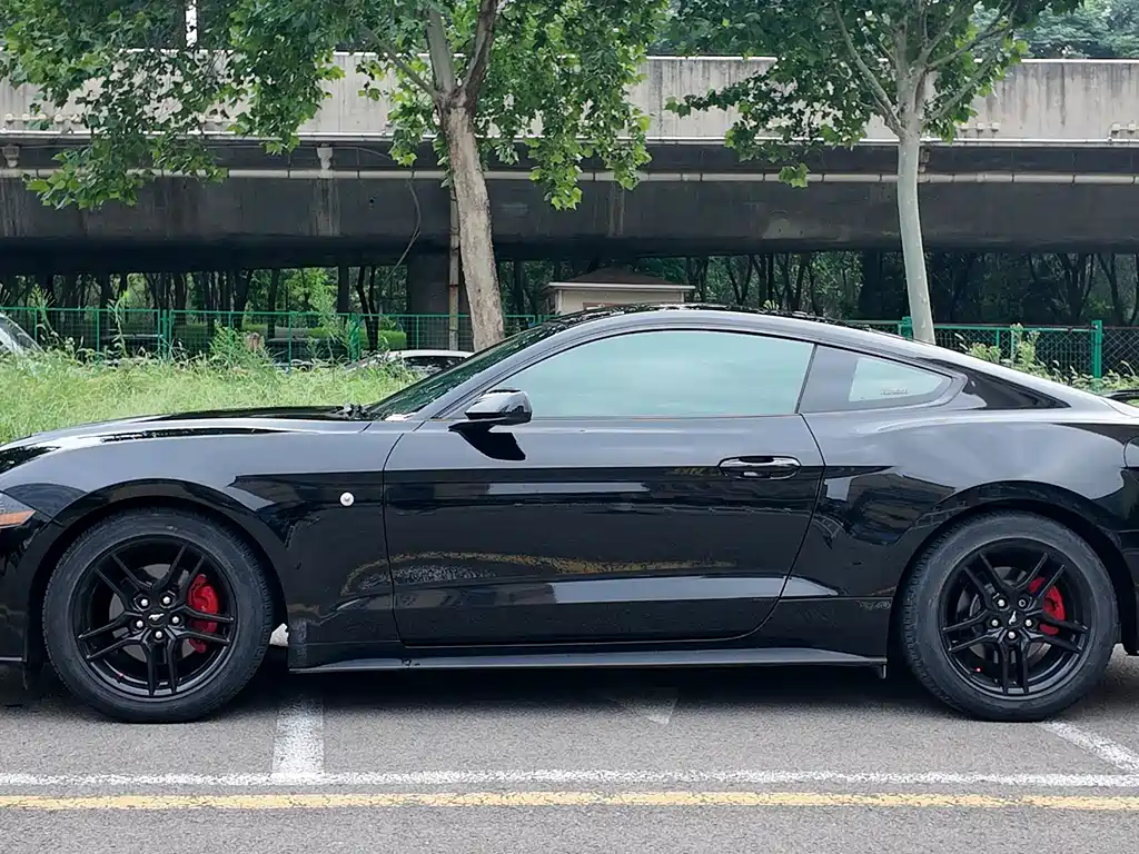 Ford Mustang 2020 2.3L EcoBoost 2022 - thumbnail 6