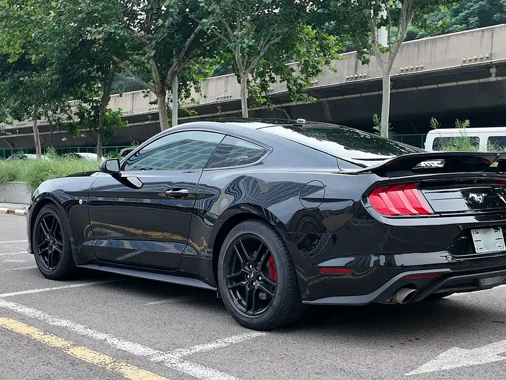 Ford Mustang 2020 2.3L EcoBoost 2022 - thumbnail 8