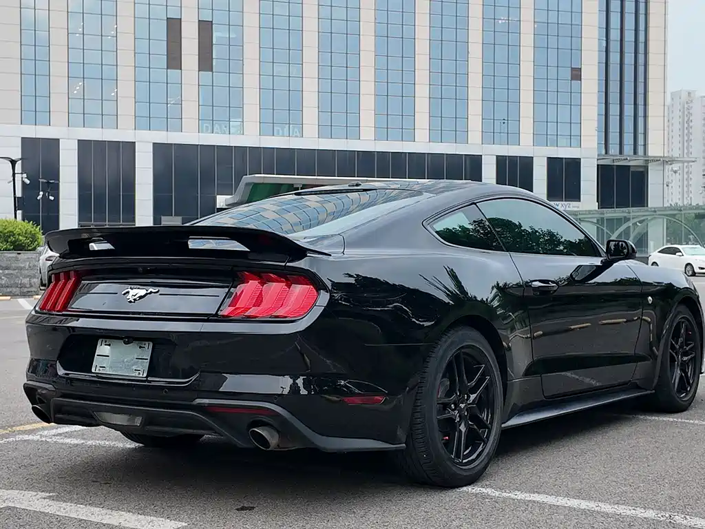 Ford Mustang 2020 2.3L EcoBoost 2022 - thumbnail 9