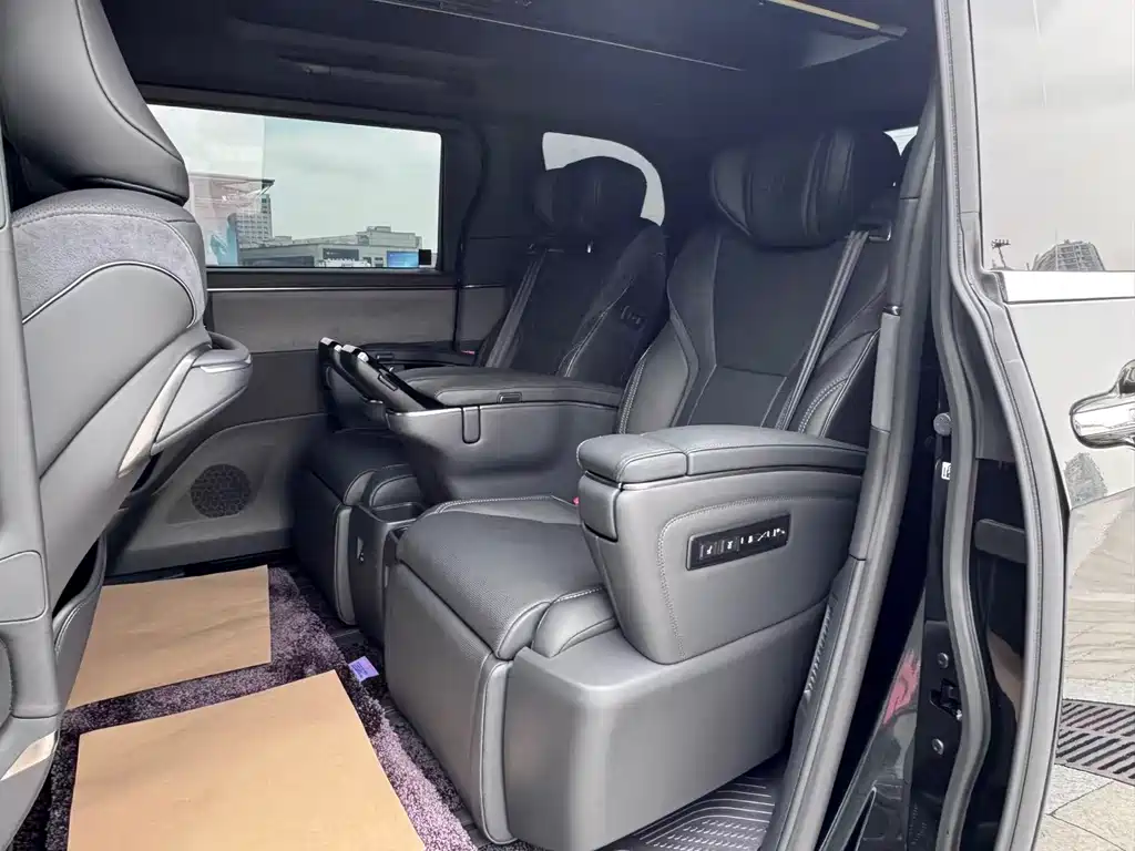 Lexus Lexus LM 350h Six-Seat Executive Edition 2025 - thumbnail 8