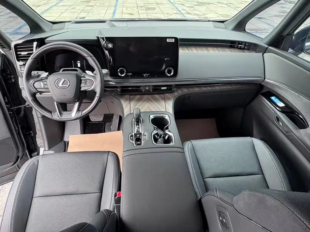 Lexus Lexus LM 350h Six-Seat Executive Edition 2025 - thumbnail 9