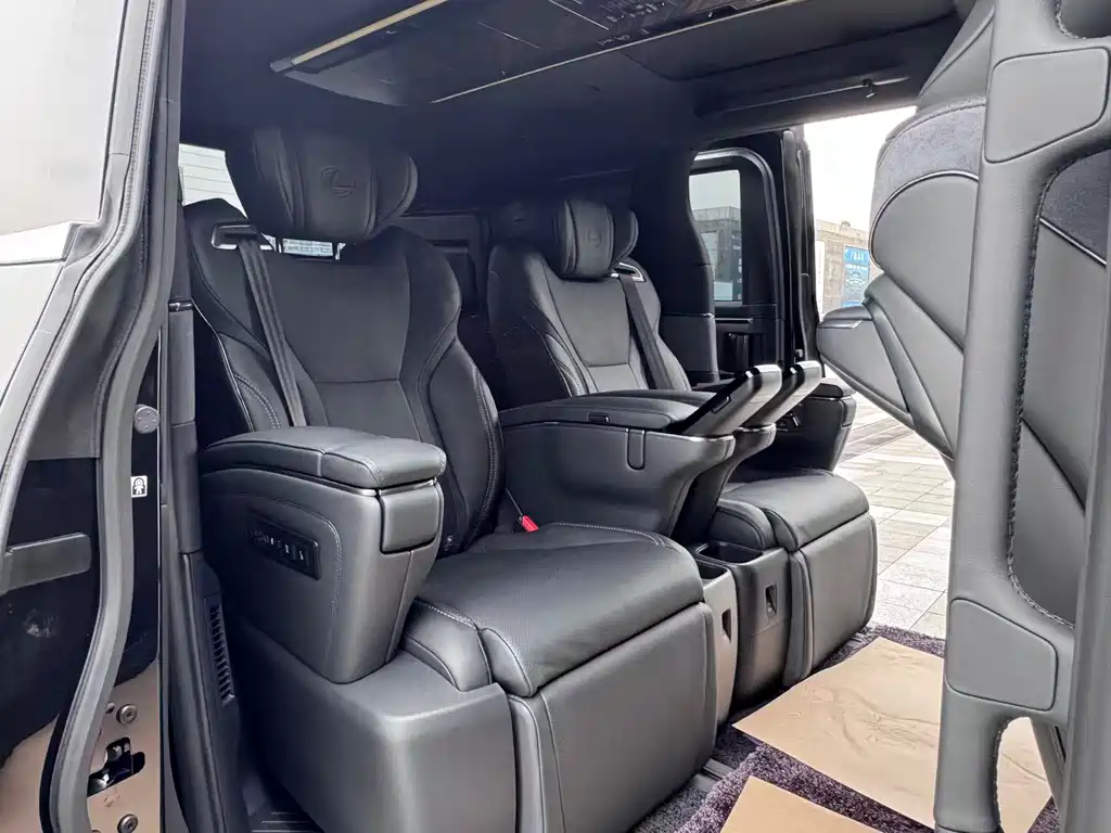 Lexus Lexus LM 350h Six-Seat Executive Edition 2025 - thumbnail 17