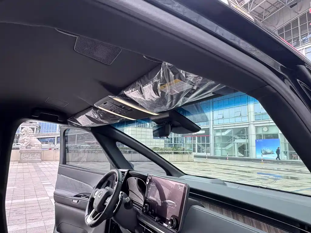 Lexus Lexus LM 350h Six-Seat Executive Edition 2025 - thumbnail 18