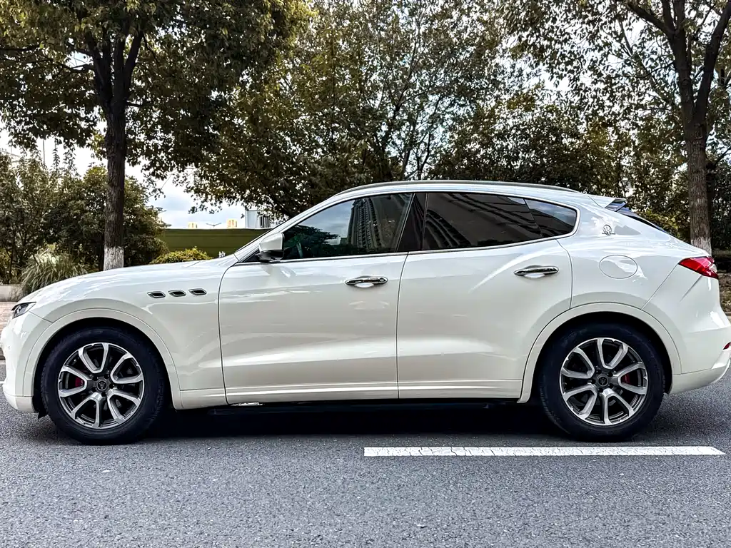 Maserati Maserati Levante 2018 3.0T Standard Edition 2018 - thumbnail 3