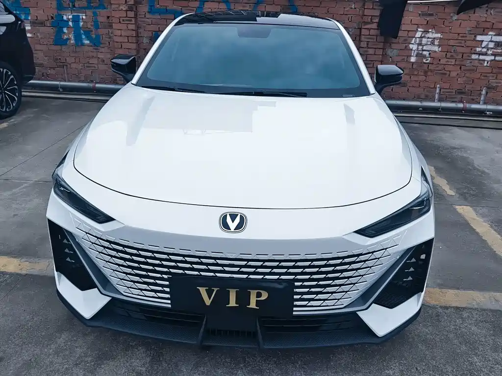 Changan Changan UNI-V 2022 1.5T Excellence Edition 2022 - thumbnail 2
