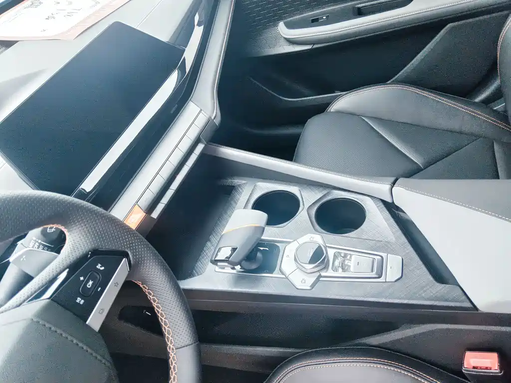 Changan Changan UNI-V 2022 1.5T Excellence Edition 2022 - thumbnail 5