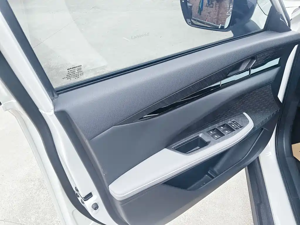 Changan Changan UNI-V 2022 1.5T Excellence Edition 2022 - thumbnail 7
