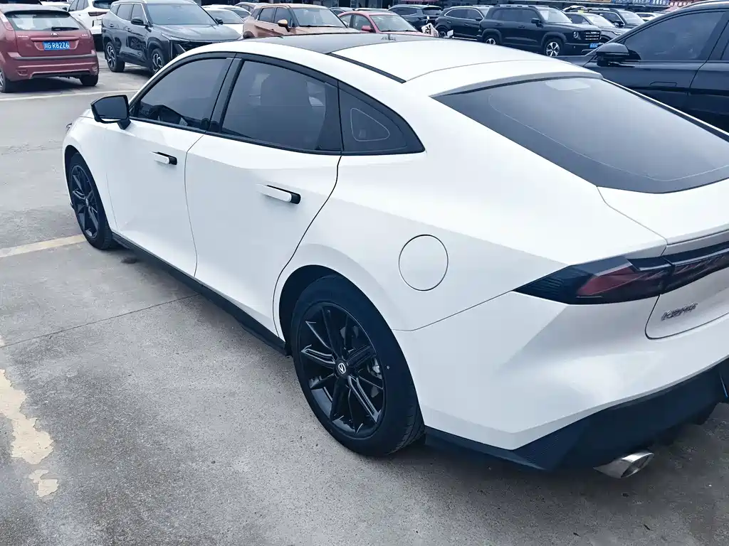 Changan Changan UNI-V 2022 1.5T Excellence Edition 2022 - thumbnail 14