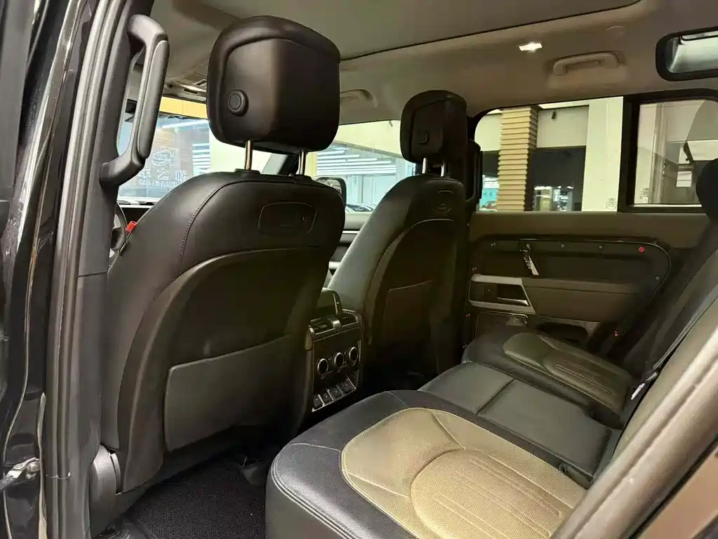 Land Rover Land Rover Defender 2022 110 P400 X 2022 - thumbnail 6