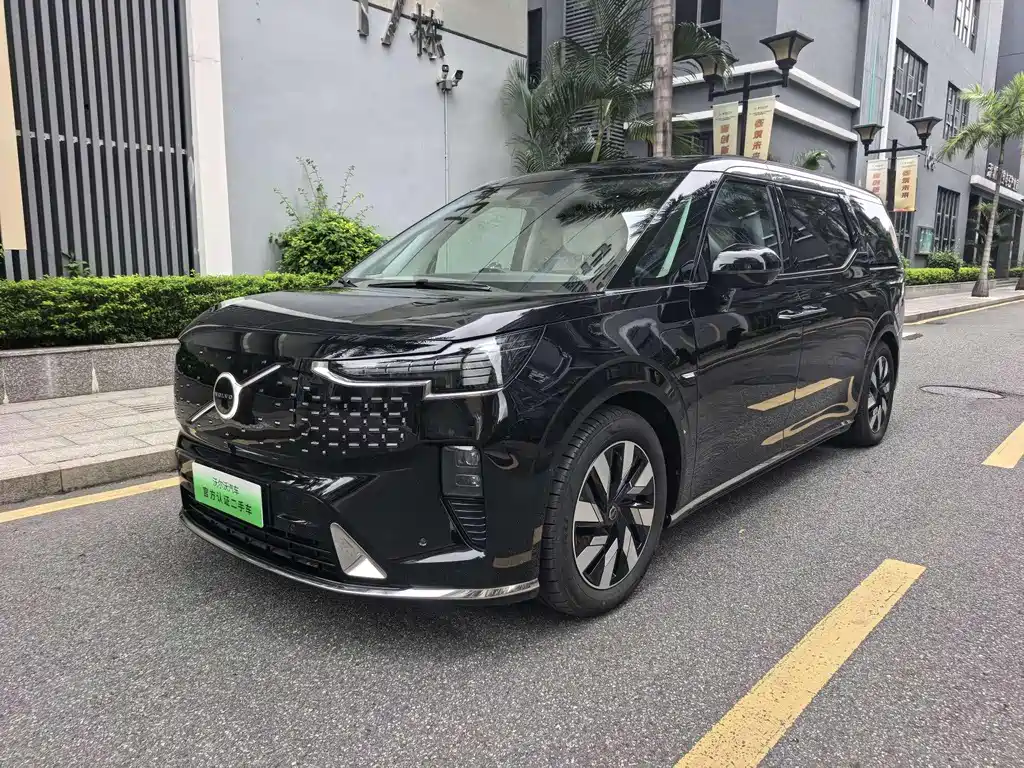 Volvo Volvo EM90 2025 Ultra Six-Seater 2024