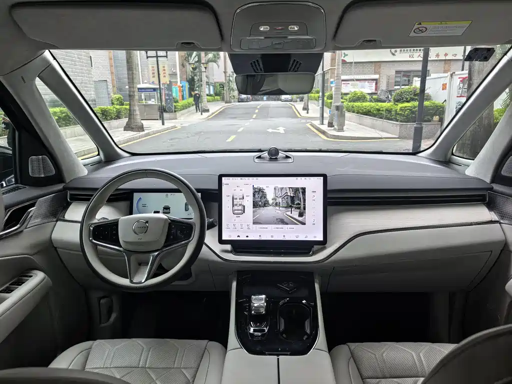 Volvo Volvo EM90 2025 Ultra Six-Seater 2024 - thumbnail 4