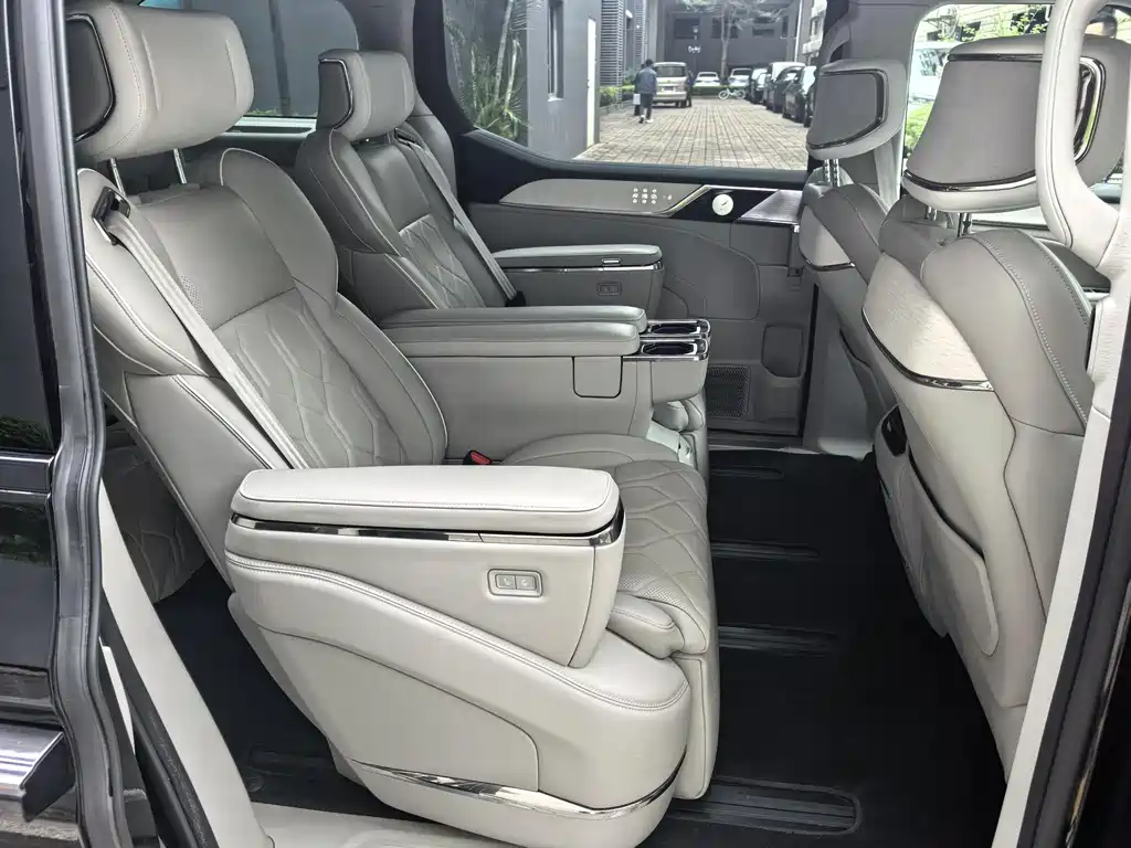 Volvo Volvo EM90 2025 Ultra Six-Seater 2024 - thumbnail 5