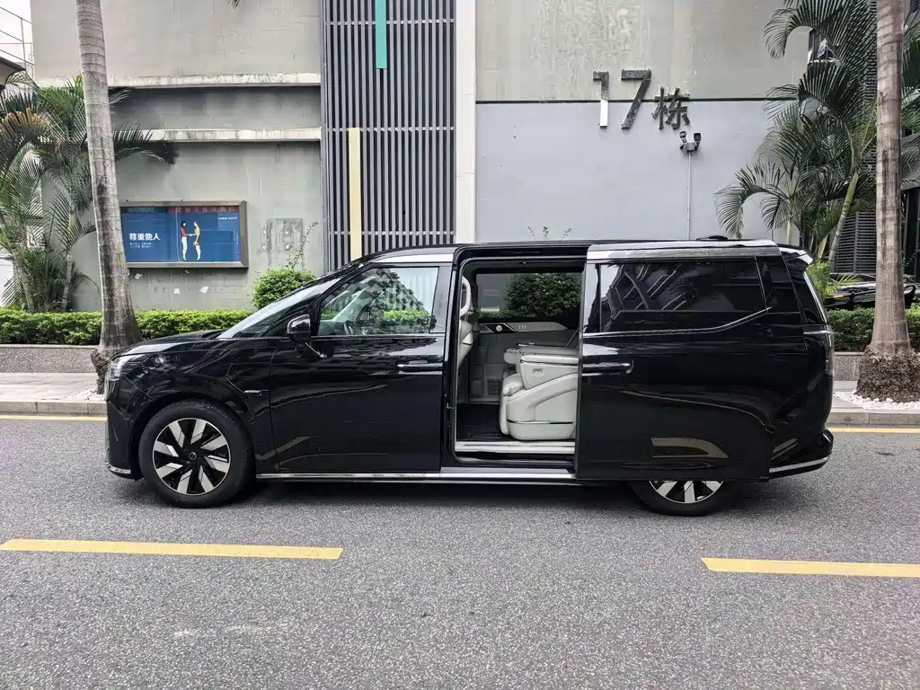 Volvo Volvo EM90 2025 Ultra Six-Seater 2024 - thumbnail 8