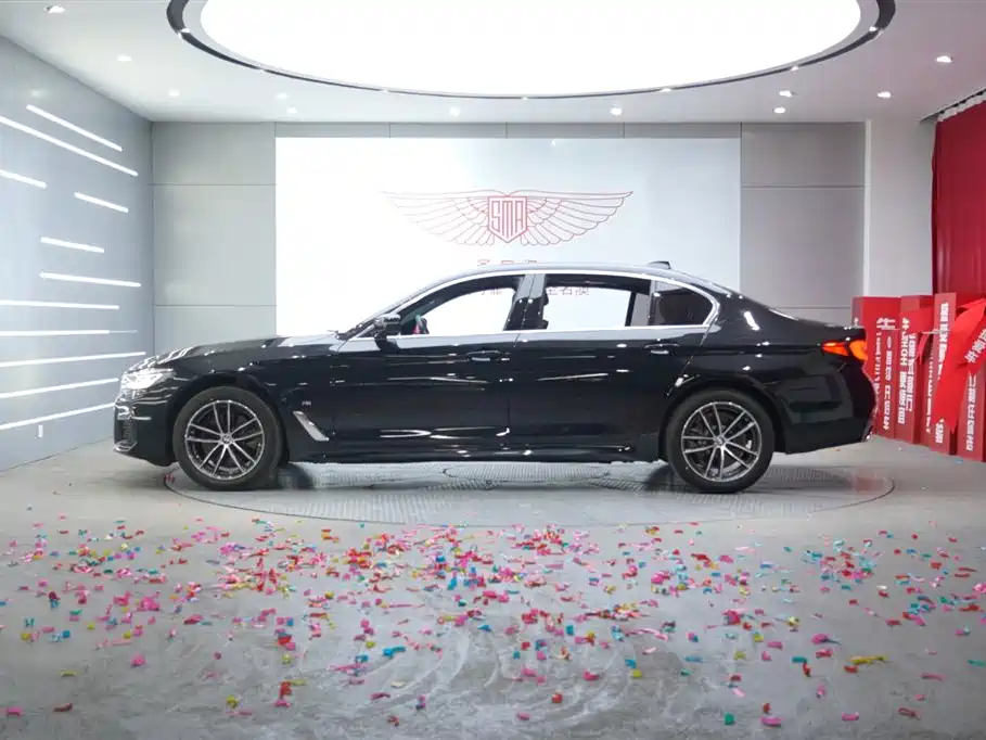 BMW BMW 5 Series 2021 525Li M Sport Package 2022 - thumbnail 2