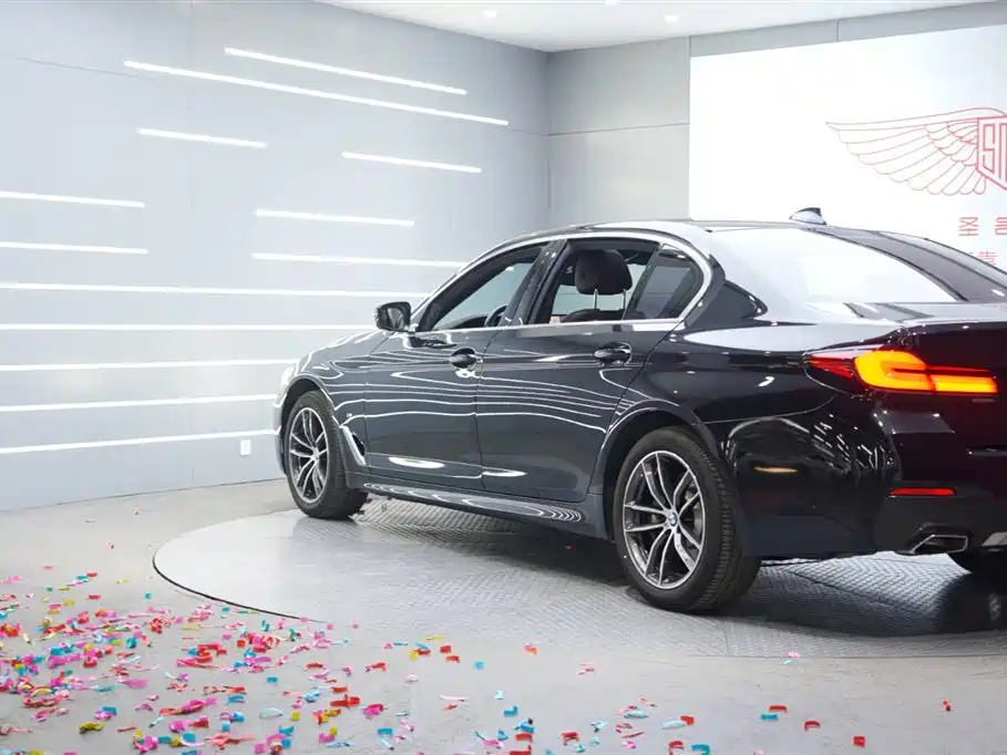 BMW BMW 5 Series 2021 525Li M Sport Package 2022 - thumbnail 3