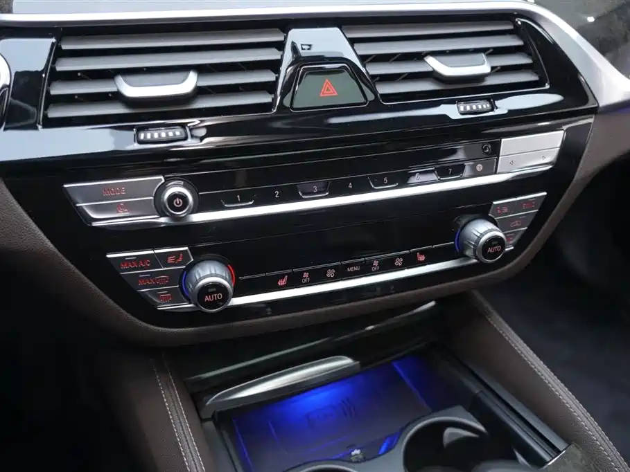 BMW BMW 5 Series 2021 525Li M Sport Package 2022 - thumbnail 7