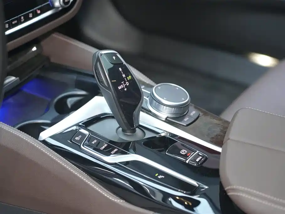 BMW BMW 5 Series 2021 525Li M Sport Package 2022 - thumbnail 10