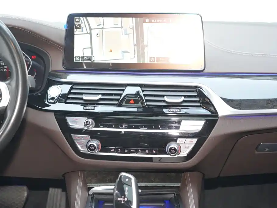 BMW BMW 5 Series 2021 525Li M Sport Package 2022 - thumbnail 16