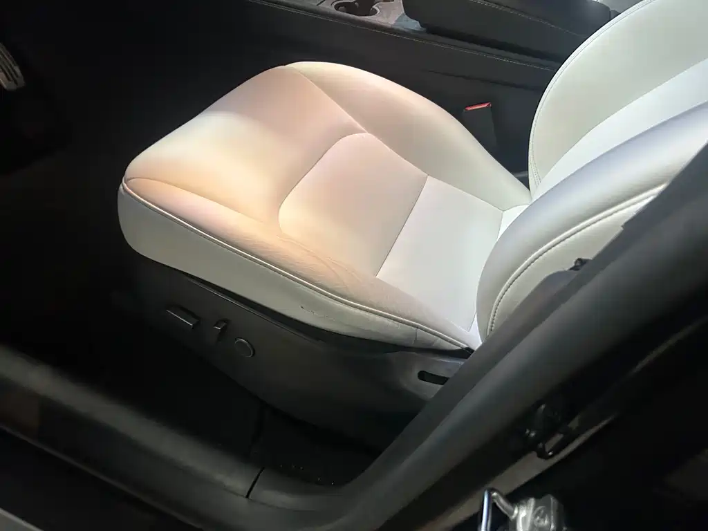 Tesla Model Y 2023 Rear-Wheel Drive 2023 - thumbnail 9