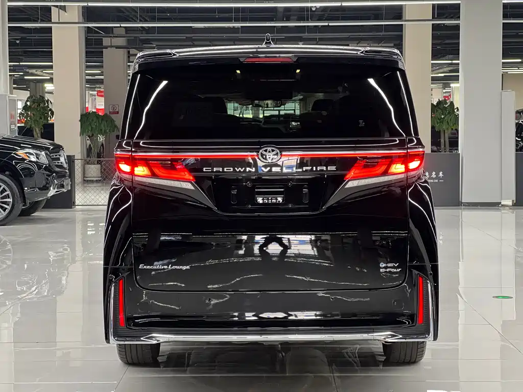 Toyota Alphard 2024 Crown Hybrid 2.5L Executive Version 2025 - thumbnail 5