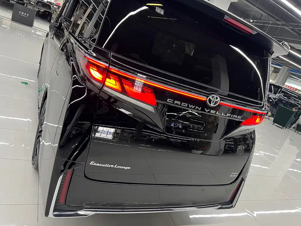 Toyota Alphard 2024 Crown Hybrid 2.5L Executive Version 2025 - thumbnail 7