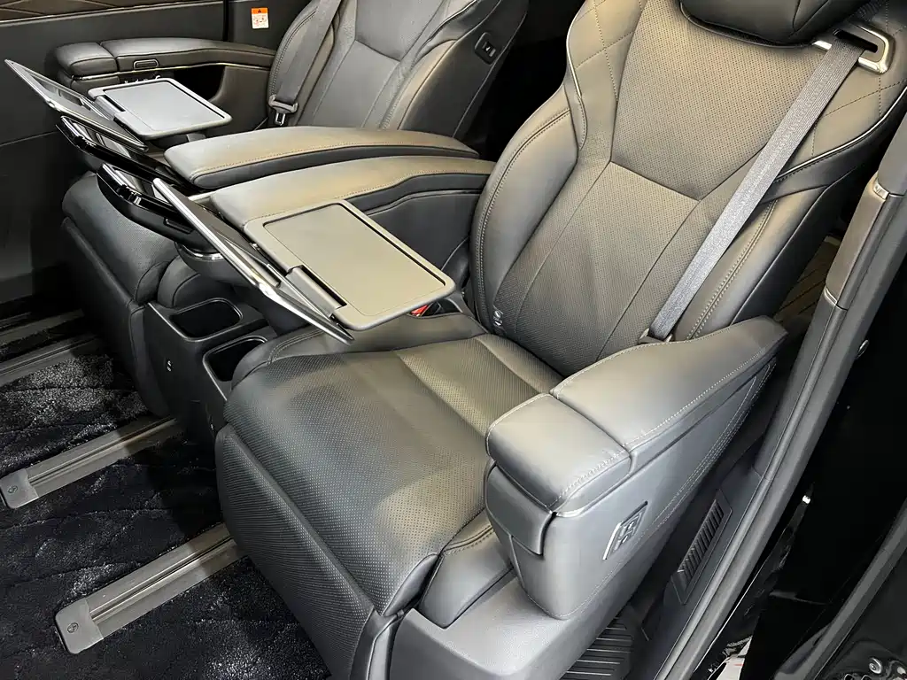 Toyota Alphard 2024 Crown Hybrid 2.5L Executive Version 2025 - thumbnail 11