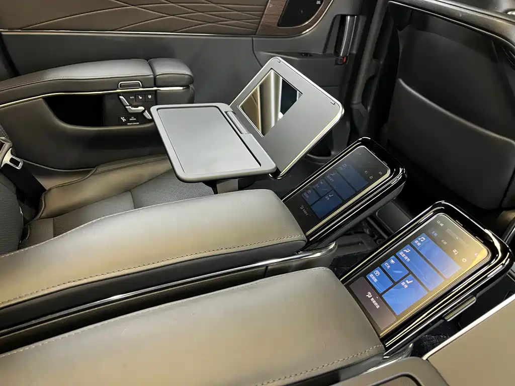 Toyota Alphard 2024 Crown Hybrid 2.5L Executive Version 2025 - thumbnail 14