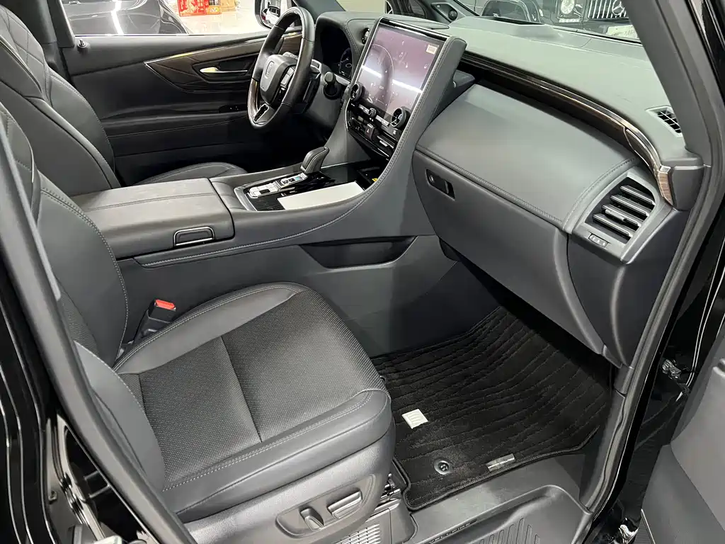 Toyota Alphard 2024 Crown Hybrid 2.5L Executive Version 2025 - thumbnail 25