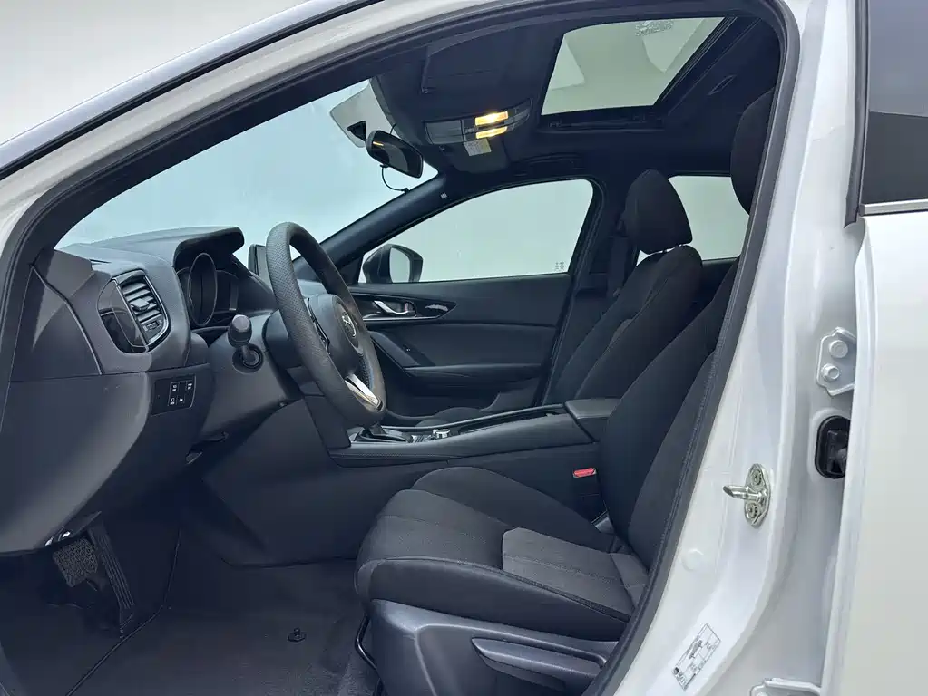 Mazda Mazda CX-4 2021 2.0L Automatic AWD Skyactiv-X Explorer Edition 2023 - thumbnail 7